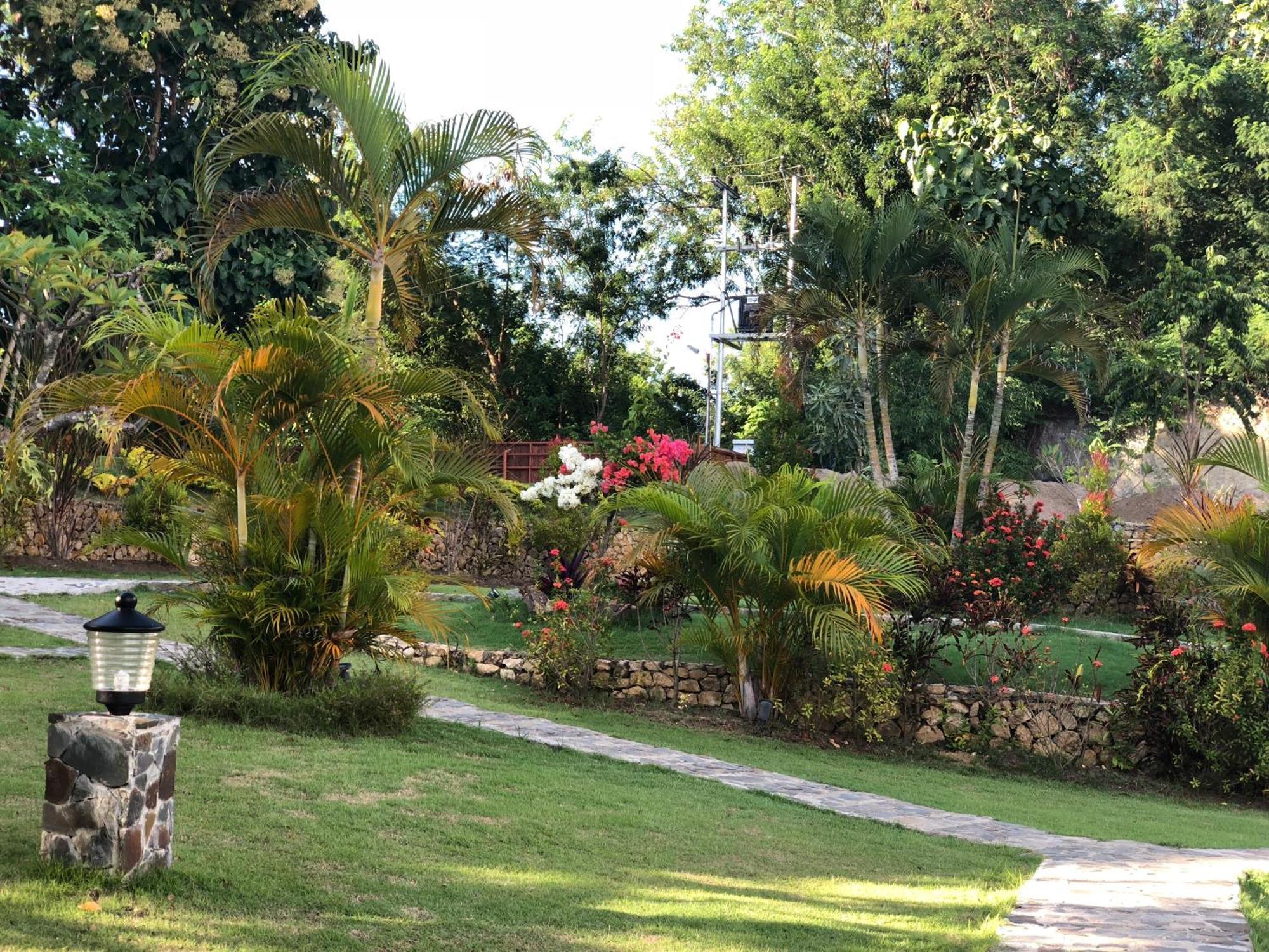 Villa Domanik Labuan Bajo Exterior foto